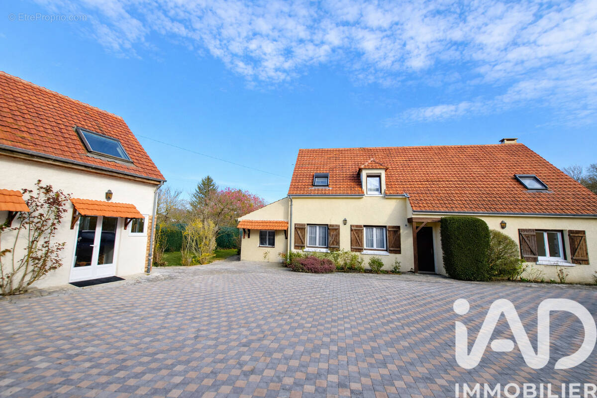 Photo 1 - Maison à SAINT-FARGEAU-PONTHIERRY