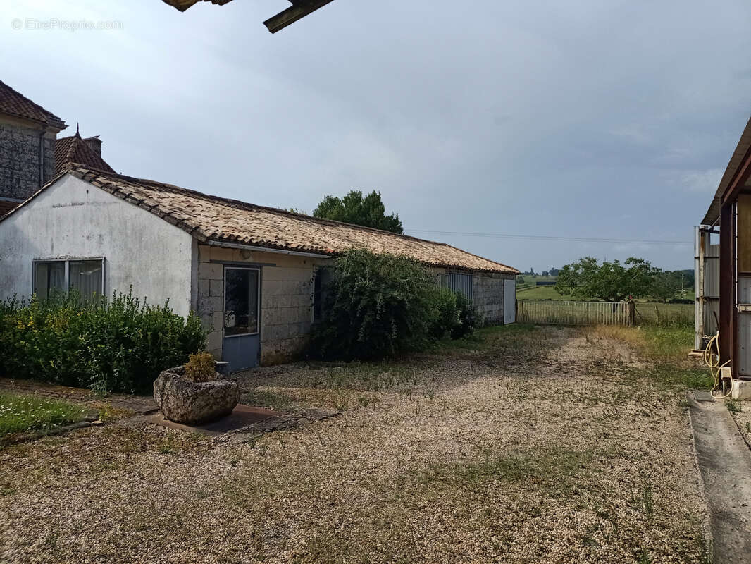 Maison à SAINTE-RAMEE