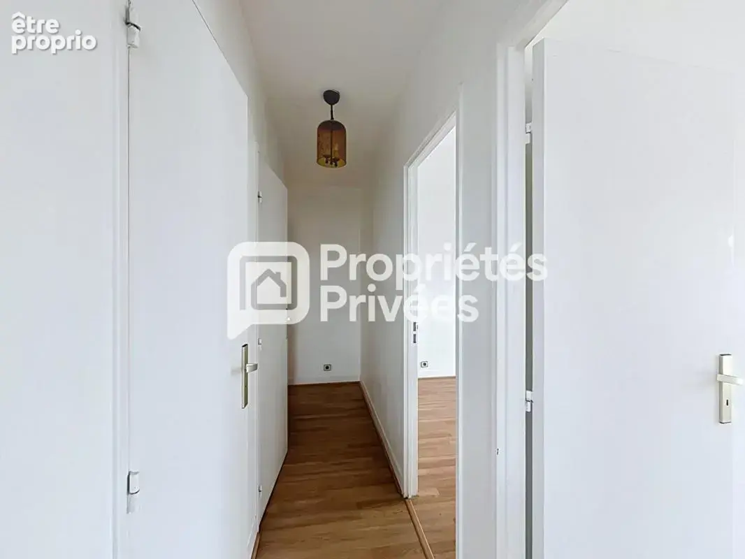 Nanterre - Spacieux 3 pièces de 84 m² - Dernier étage - Terrasse de 22 m² -  Box - photo 16