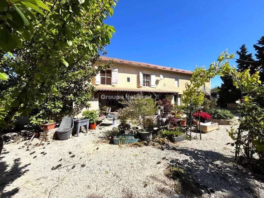 Maison à PERNES-LES-FONTAINES