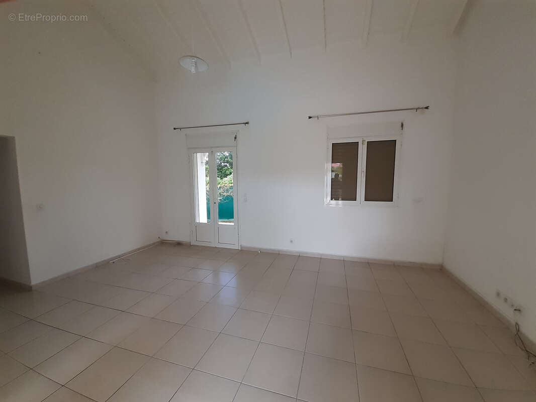 Maison à PETIT-BOURG