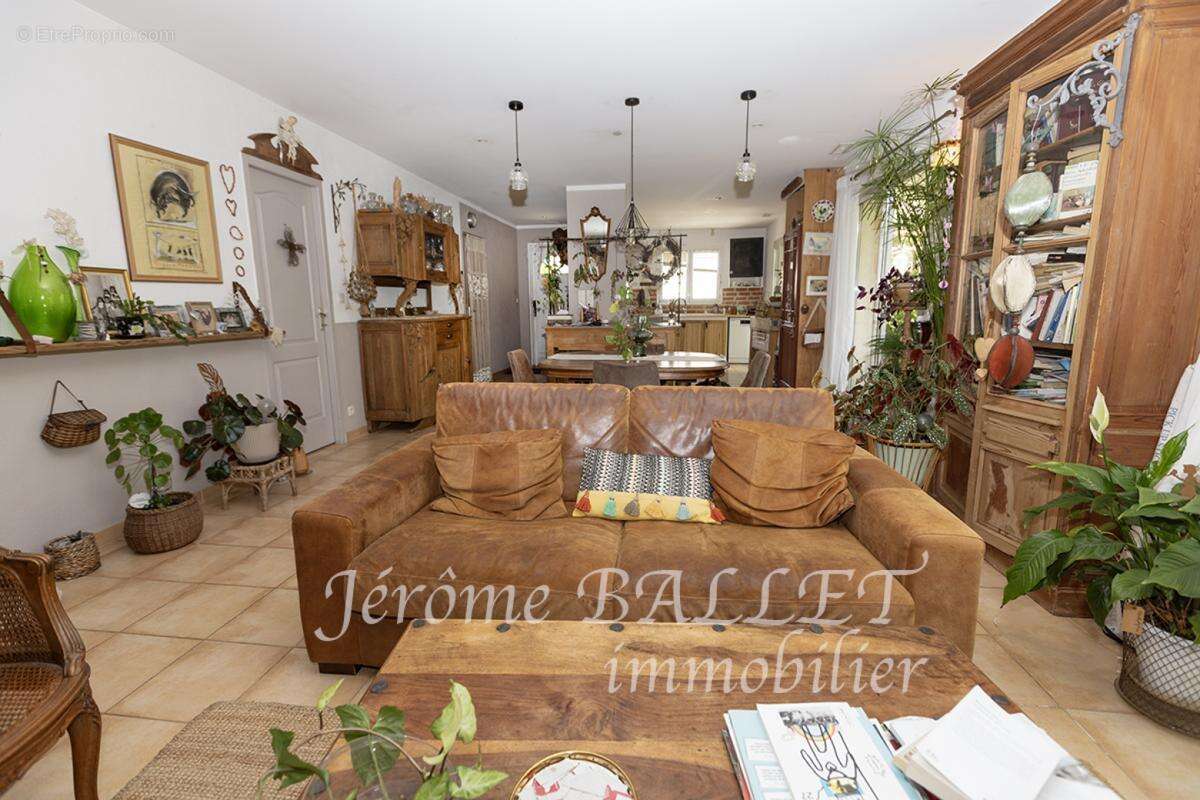 Maison 146 m² à Realmont  - photo 9