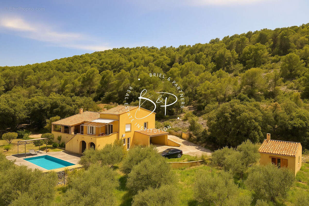 Maison à VILLECROZE