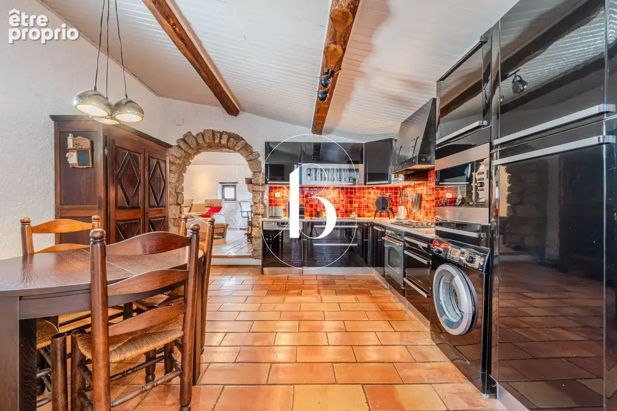 Charme et caractère pour cet ensemble immobilier d'exception... - photo 7