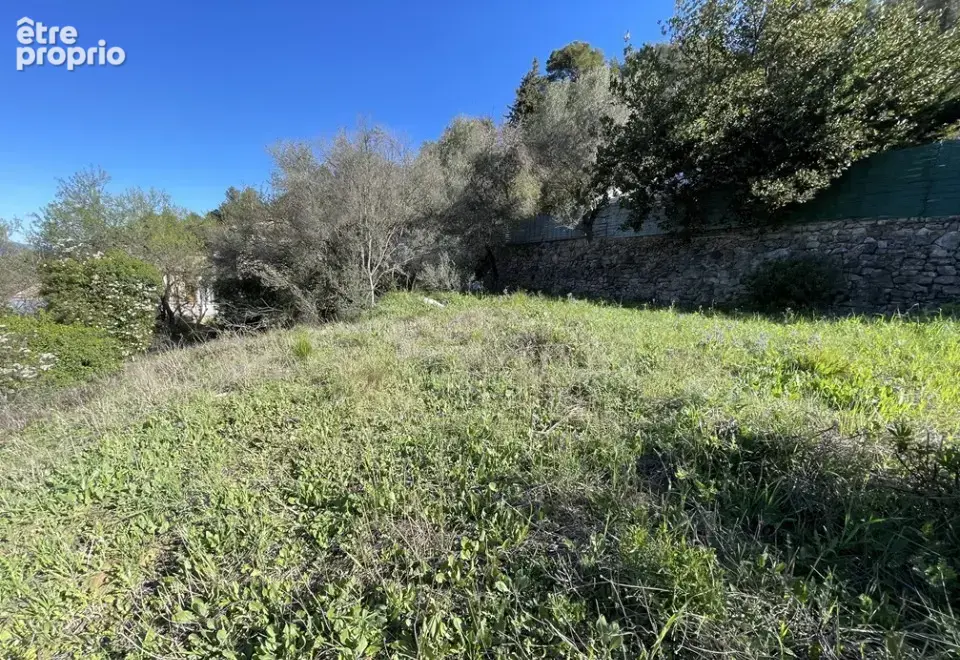 Photo Terrain à Hyeres au prix de 215 000€