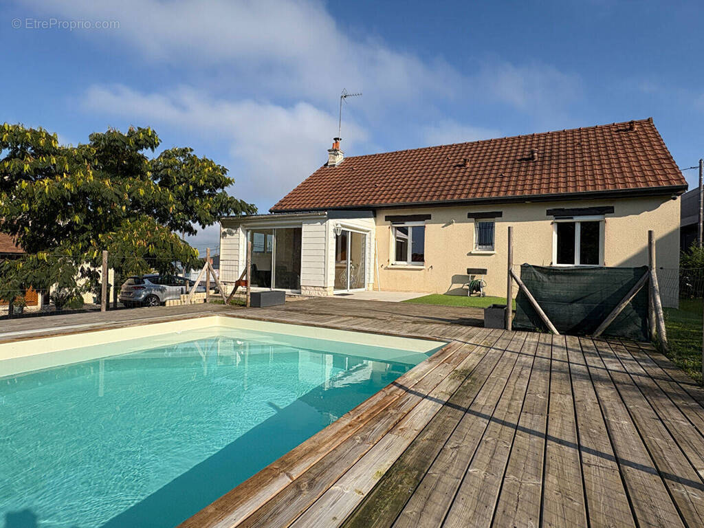 Maison à SAINT-MARCEL