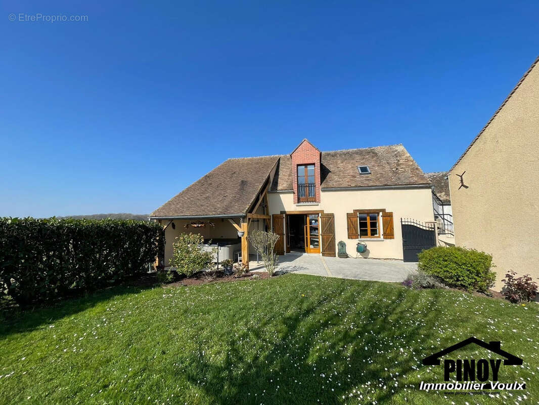 Maison à VILLETHIERRY