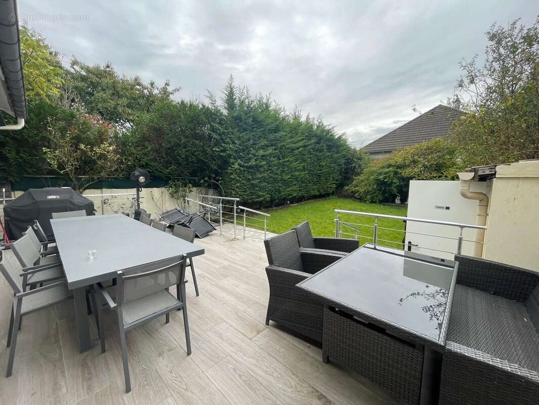 Maison 135 m² à Livry-Gargan  - photo 2