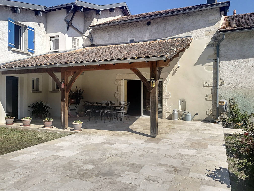 Maison à ANNESSE-ET-BEAULIEU