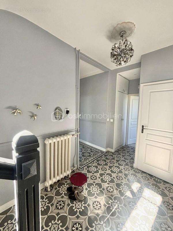 Maison à VERRIERES-LE-BUISSON