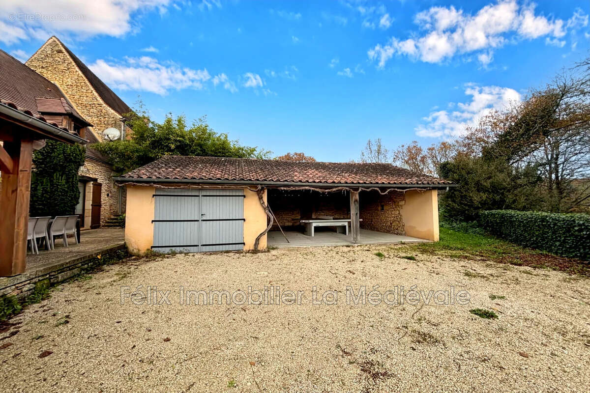 Maison à SAINTE-NATHALENE