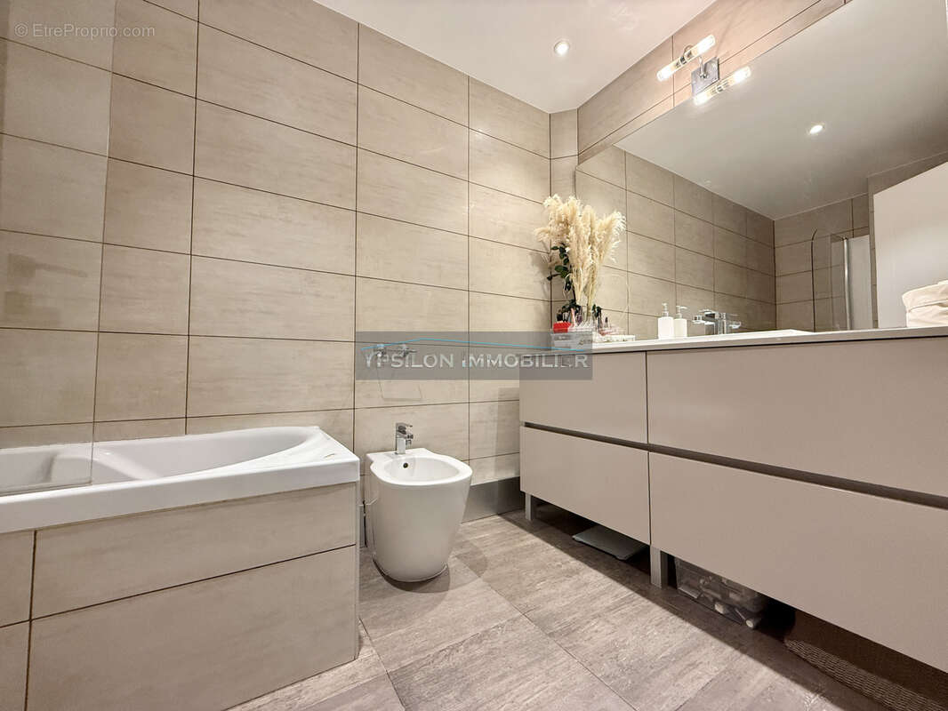 Appartement à BEAUSOLEIL