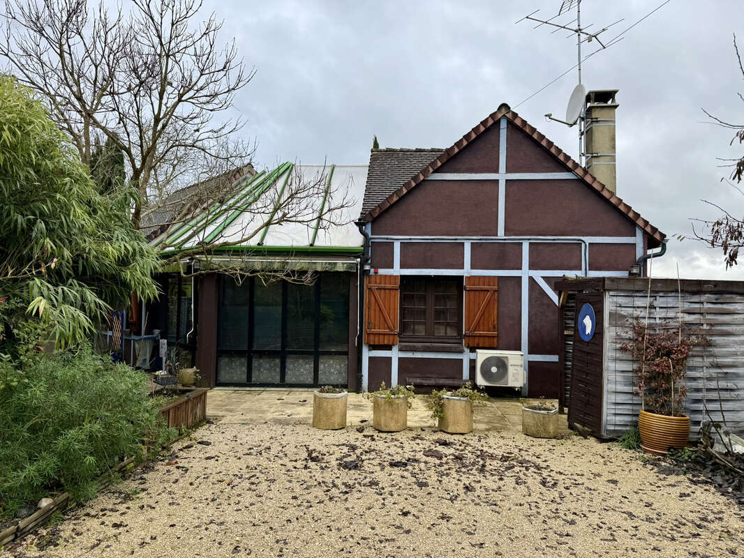 Maison à BUCHERES