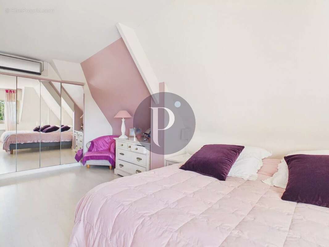 Maison à VERRIERES-LE-BUISSON