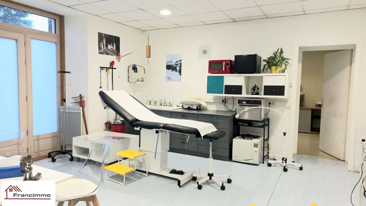 Commerce à MONESTIER-DE-CLERMONT