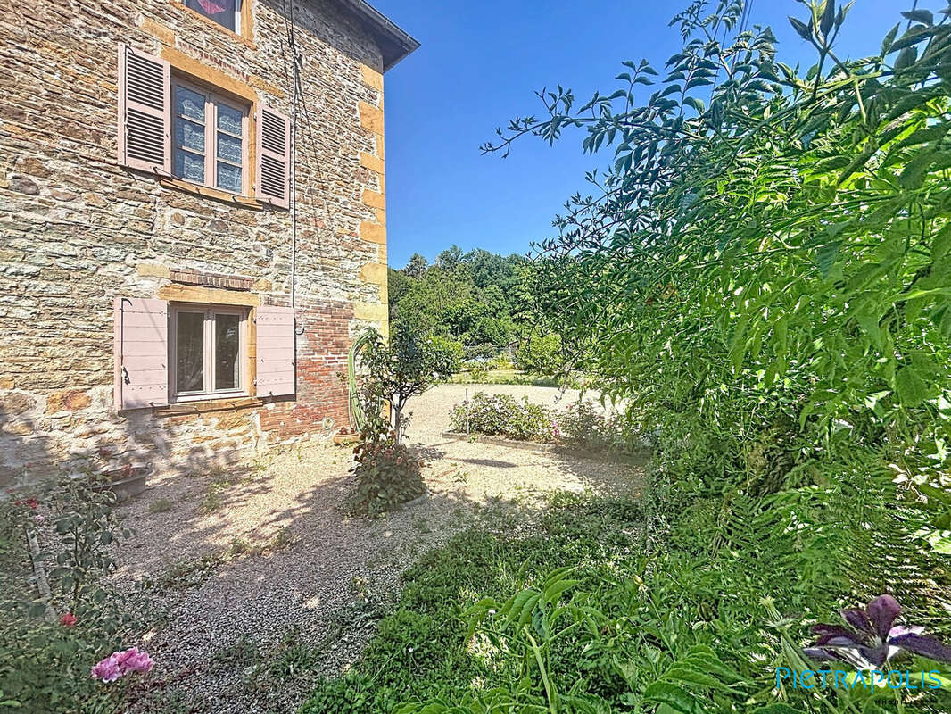 Maison 142 m² à Le Breuil  - photo 4