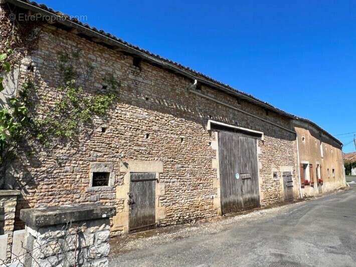 Élégante Demeure De Caractère En Pierre Avec Prestations Haut De Gamme Et Potentiel D’accueil - photo 35