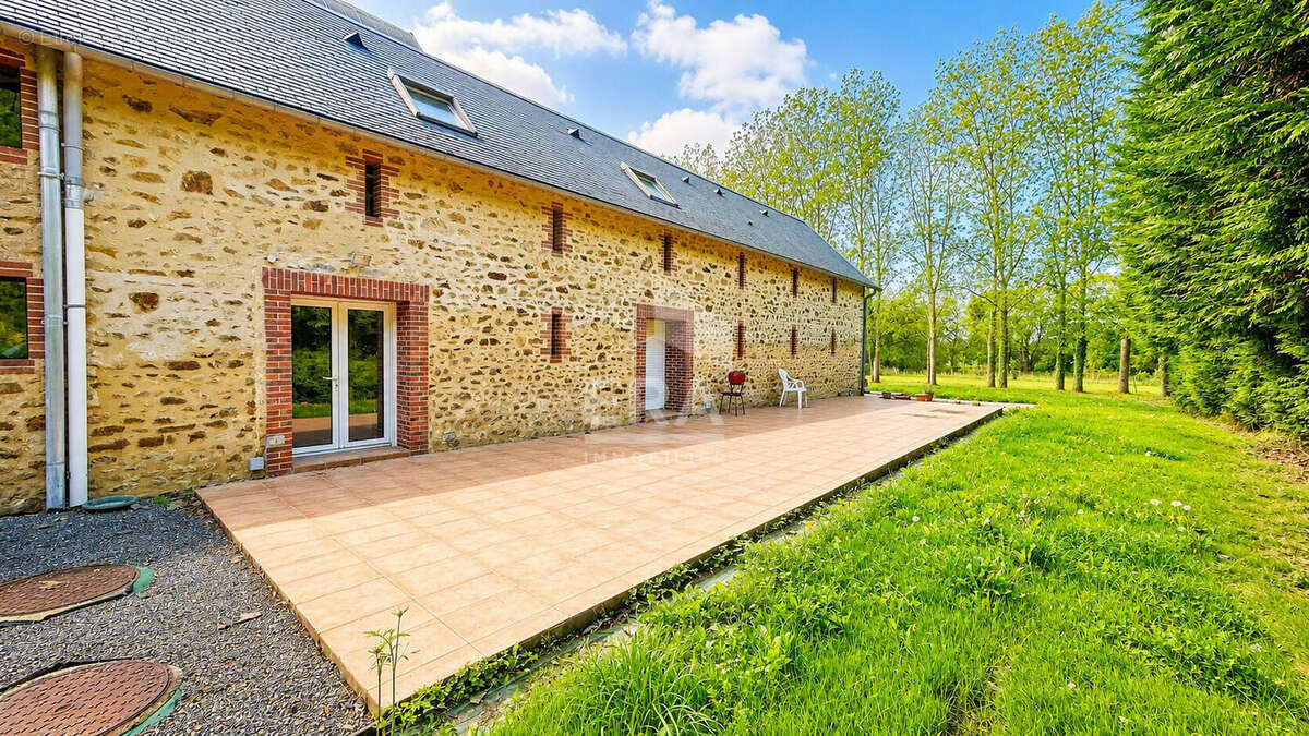 Maison 273m² à andouillé - photo 11