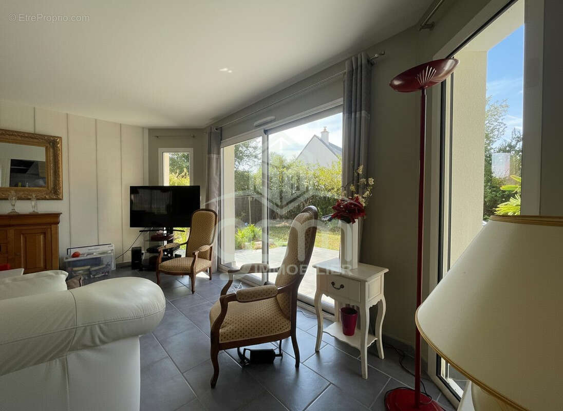 Maison 156 m² à Montbazon  - photo 2