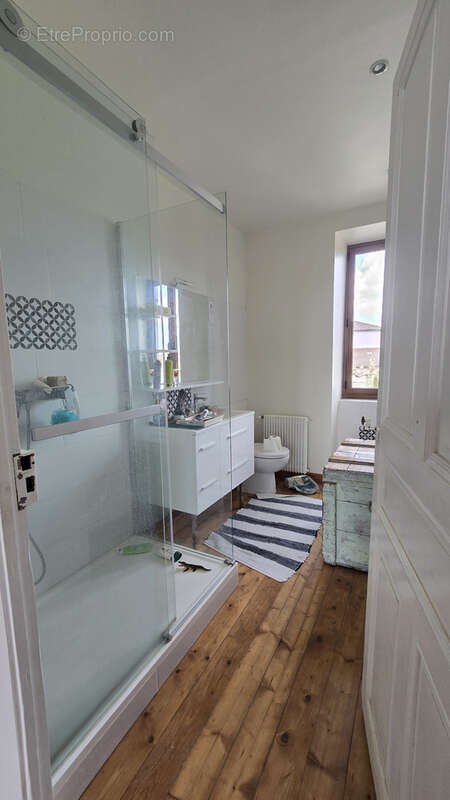 Maison à SAINT-CYR-SUR-MENTHON