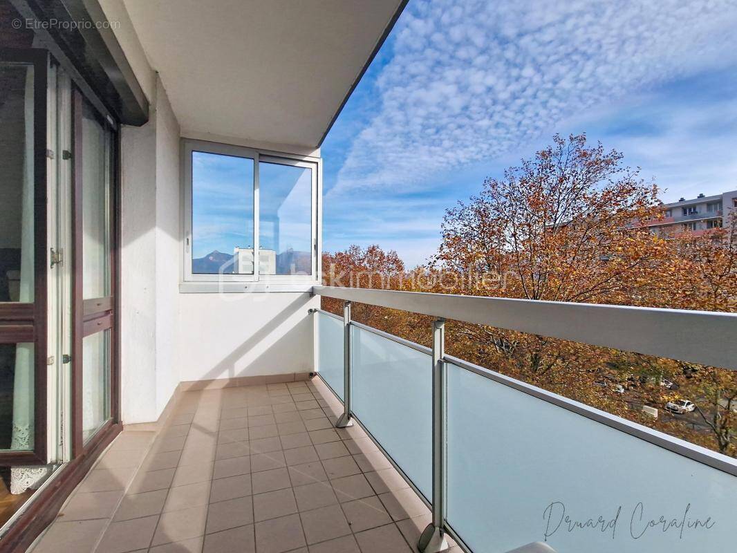 Appartement à LE PONT-DE-CLAIX