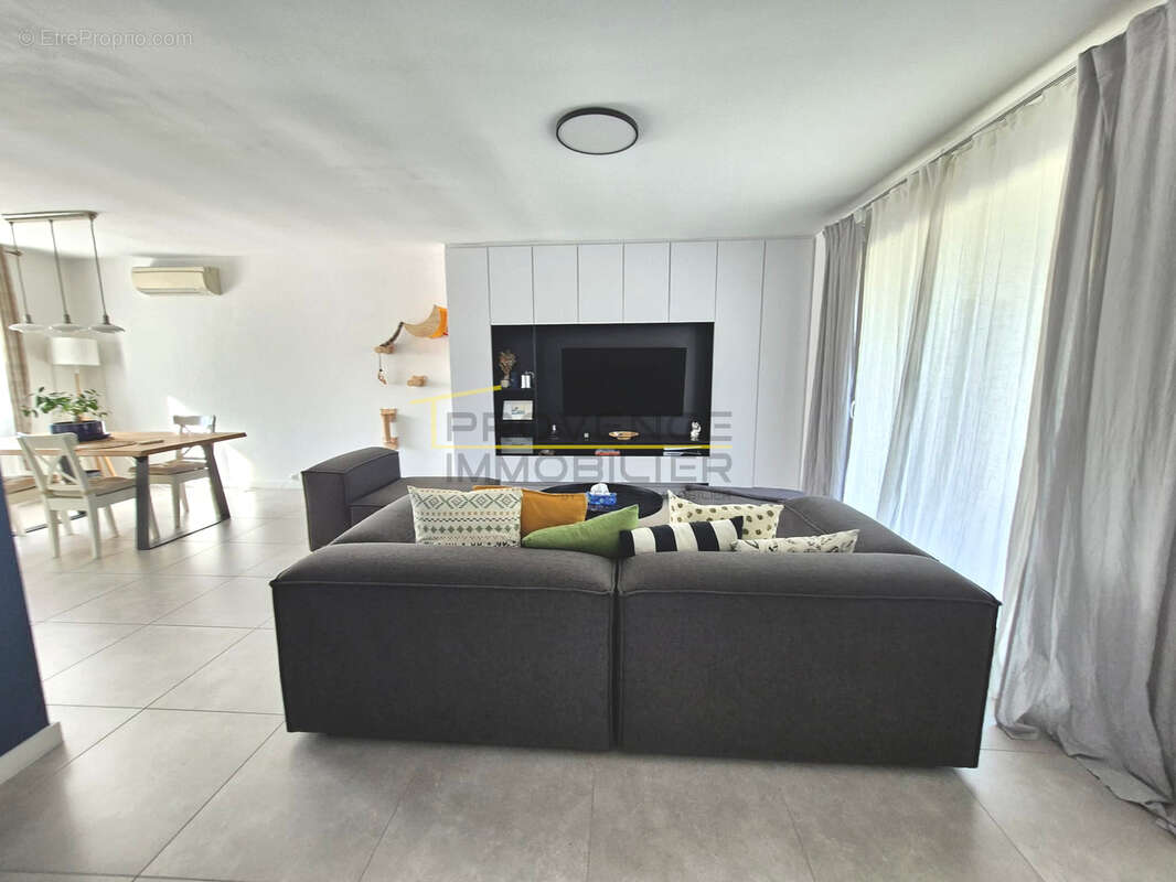 Maison à MONTELIMAR