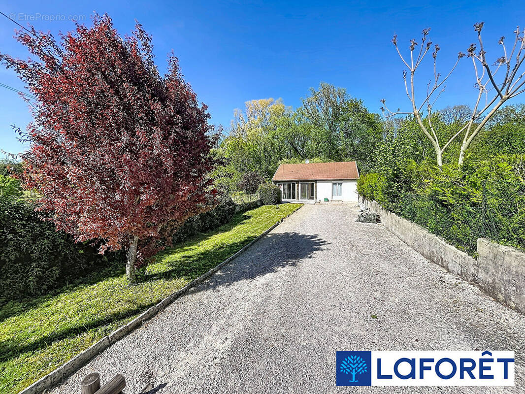 Maison à IS-SUR-TILLE