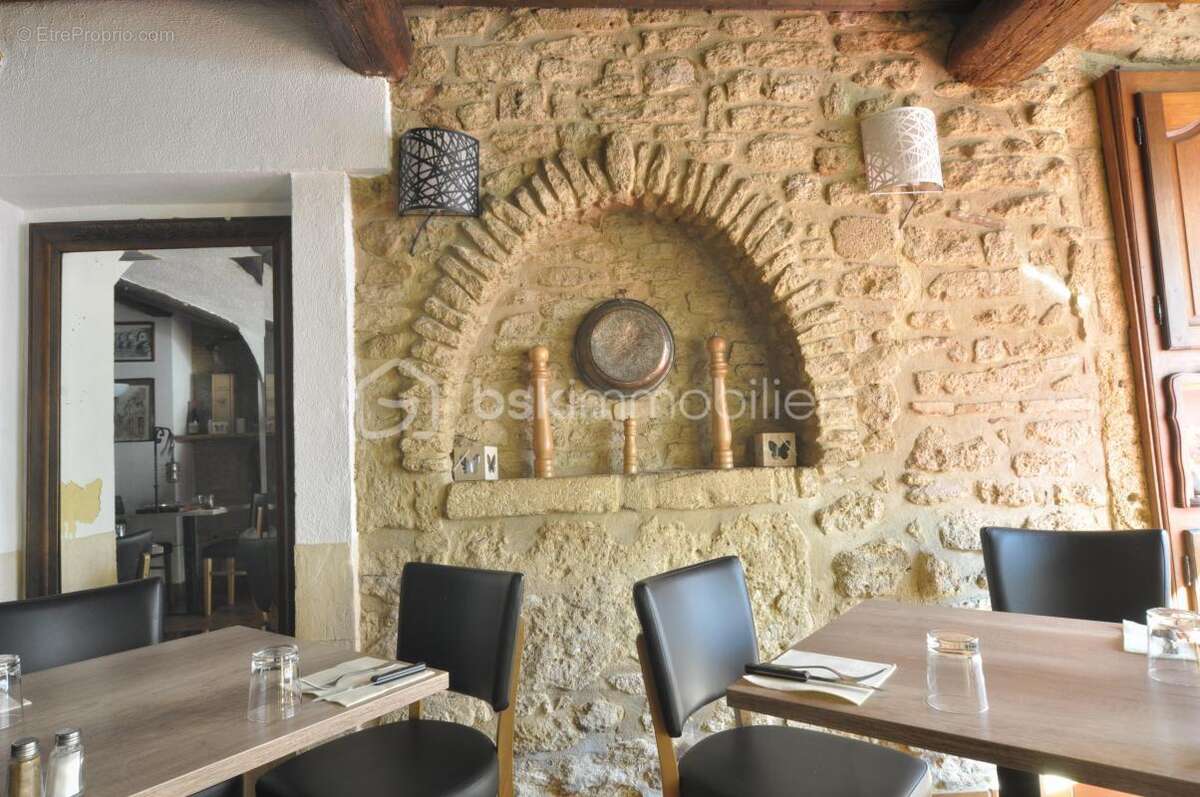 Commerce à REMOULINS