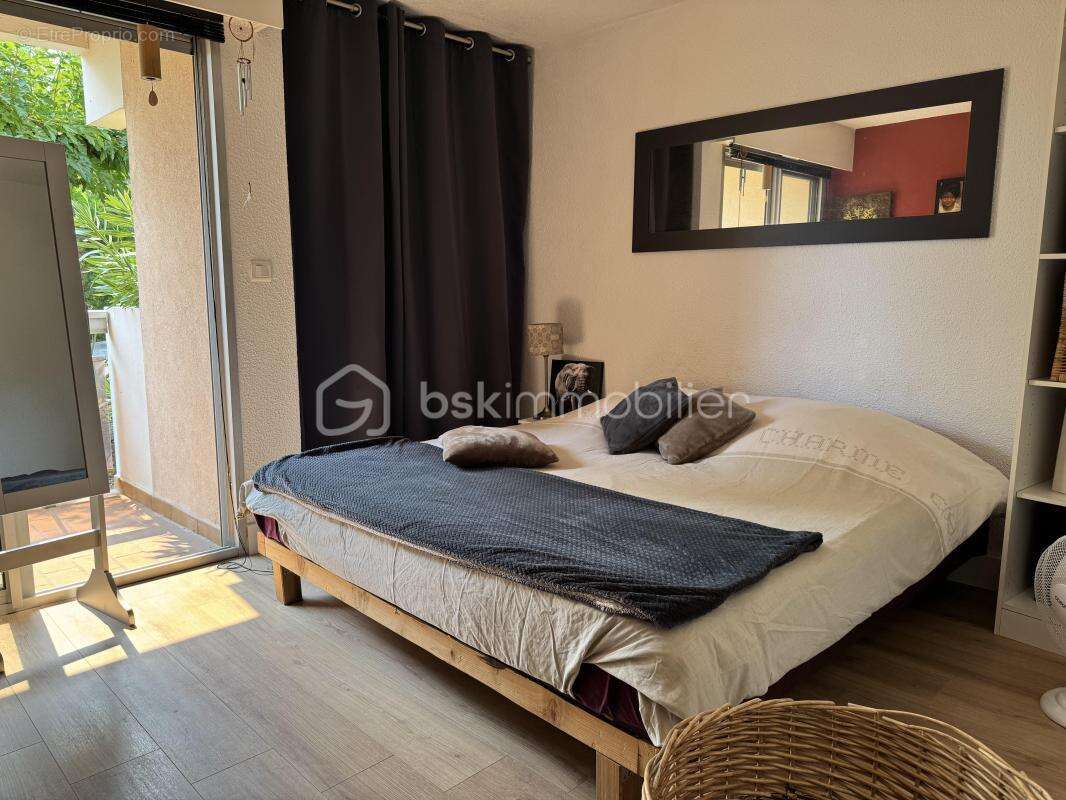 À Saint-Raphaël (83700), dans un quartier recherché, beau T3 de 59,84 m² avec terrasse, jardin privatif de 39 m², garage et cave - photo 16
