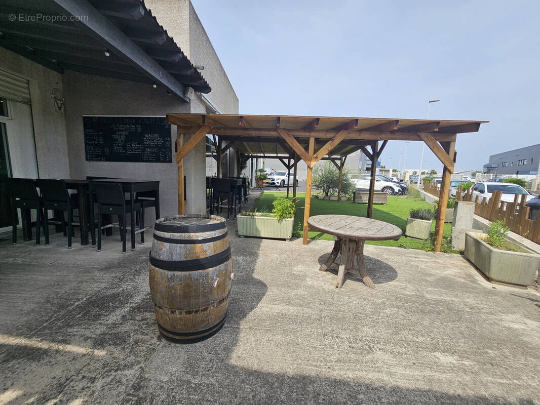 Commerce à LUNEL-VIEL