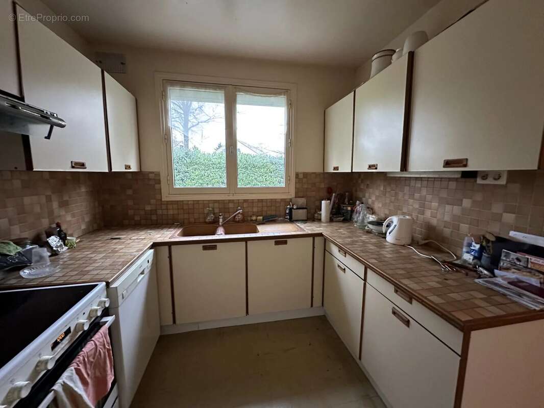 Maison à LE MESNIL-SAINT-DENIS