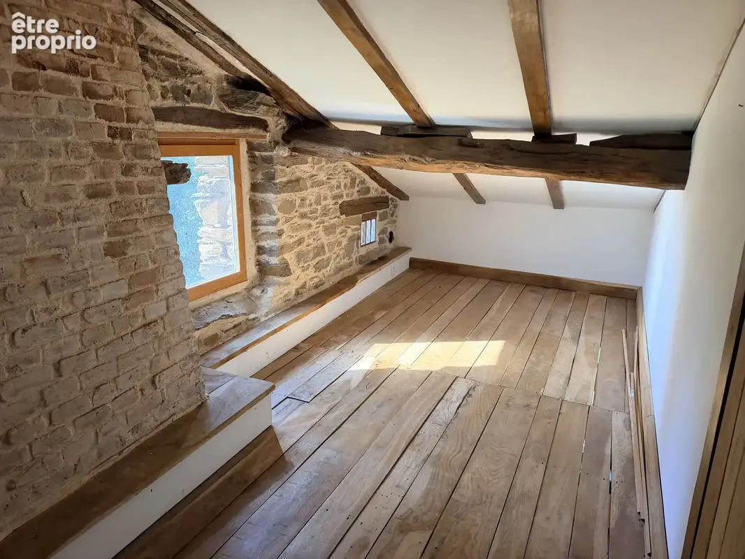 Maison à finir de rénover, située dans un cadre paisible - photo 4