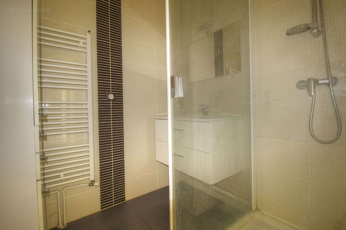Appartement à SARTROUVILLE