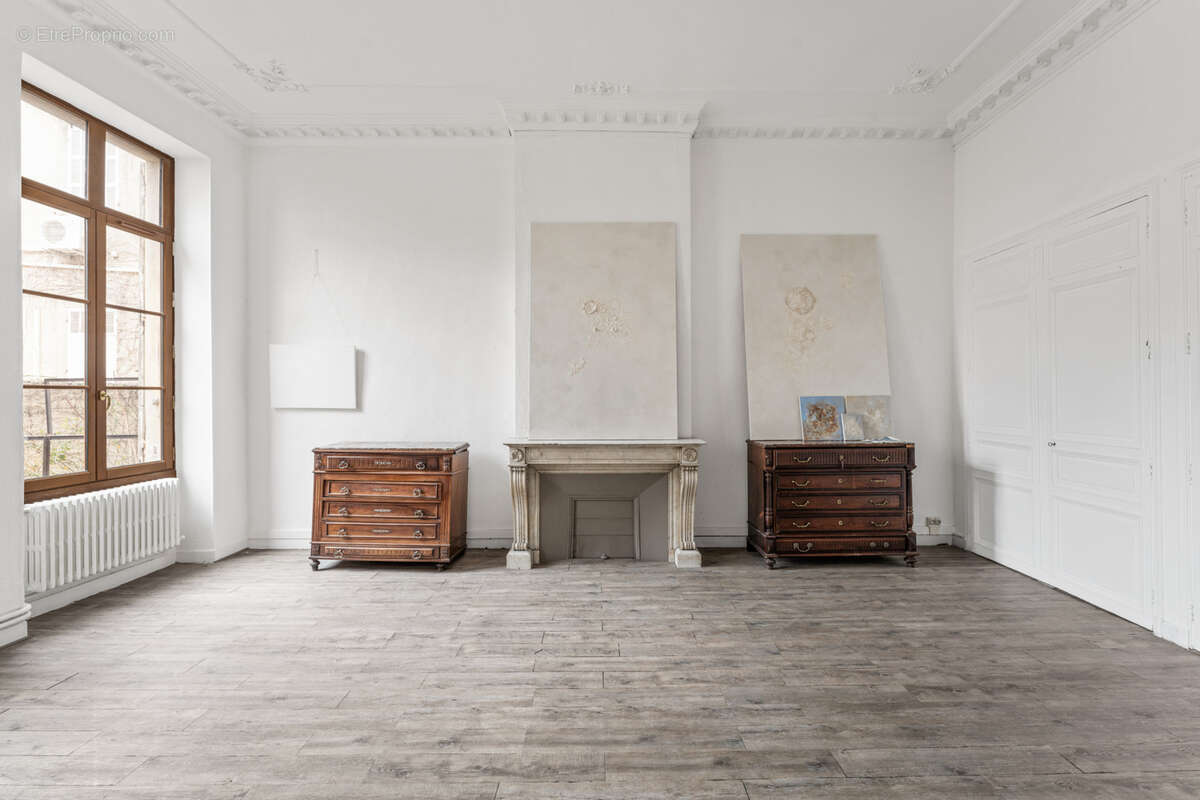 Type 4 de 144 m2 Haussmannien    Quartier des Antiquaires-13006 - photo 9