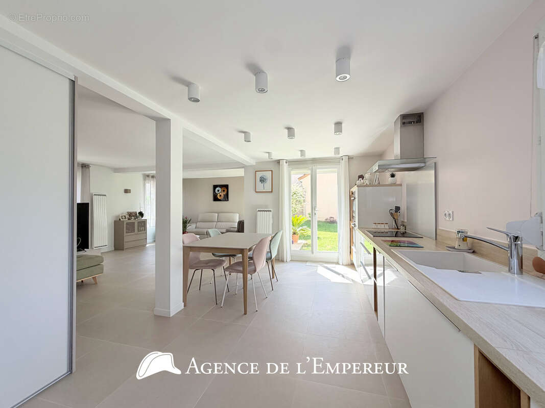 Maison à NANTERRE