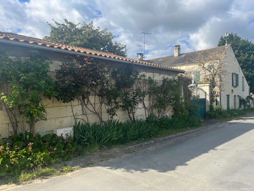 Maison à LE COUDRAY-MACOUARD