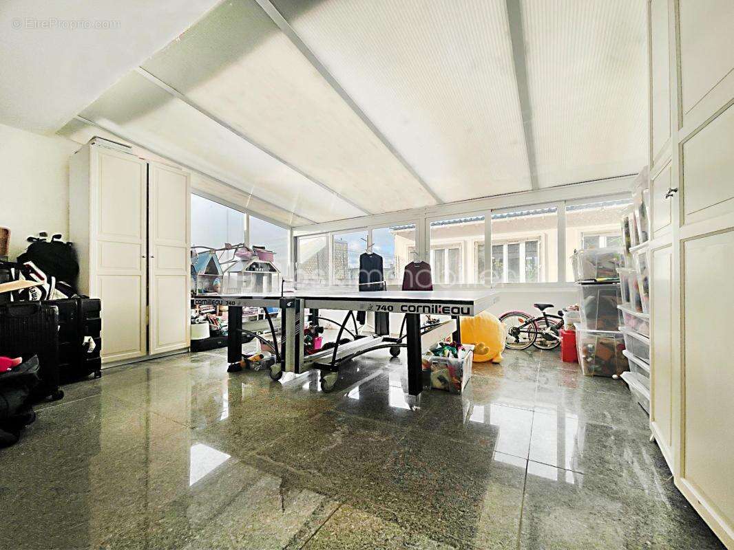 Grand 5 pièces avec terrasse, box et remise - photo 17