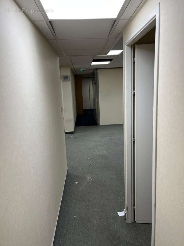 Commerce à VILLE-LA-GRAND