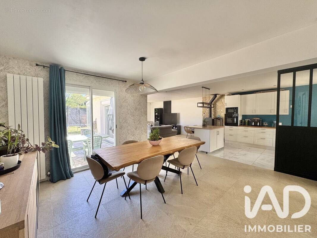 Photo 1 - Maison à COMBS-LA-VILLE