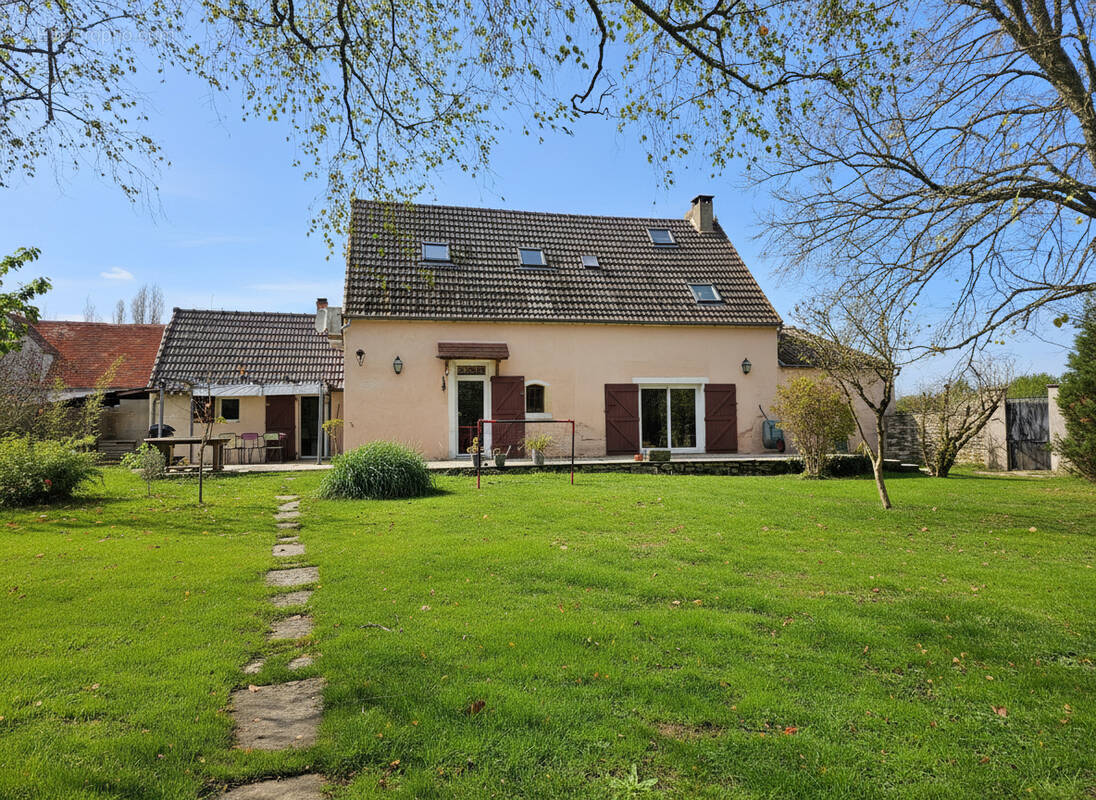 Maison à VALLENAY