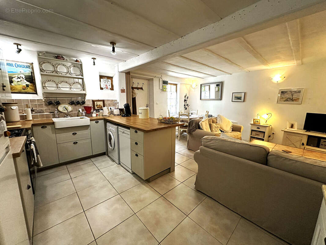 Joli pied-à-terre dans le charmant village de Pépieux - photo 2