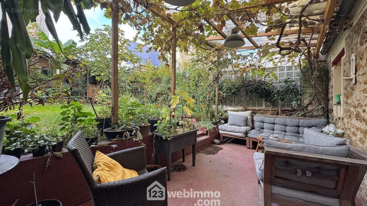 Jardin arboré avec terrasse convivial - Maison à MONTREUIL