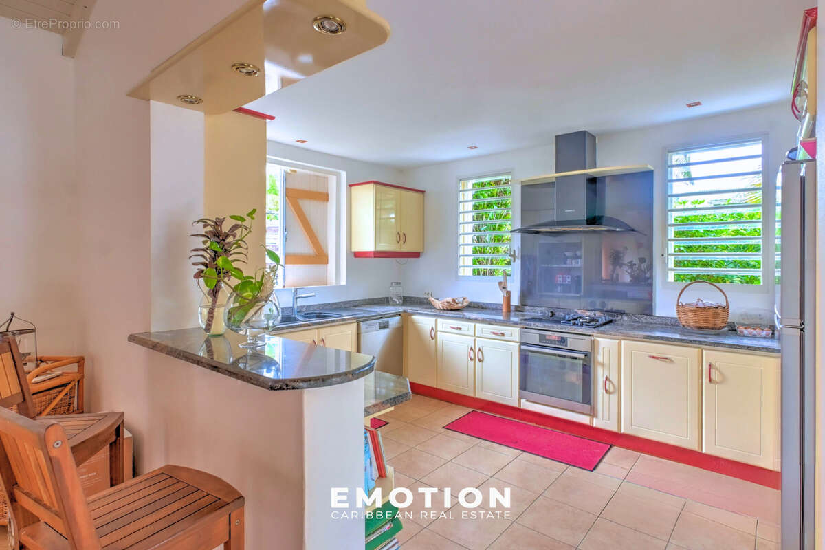 Maison à PETIT-BOURG