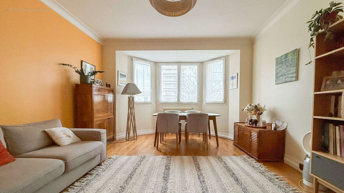 Appartement à NANTERRE