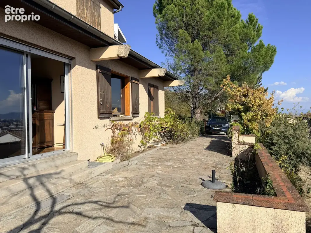La GLACIERE maison 240 m2 habitables et 57 m2 d'annexes, jardin arboré, terrasse, terrain de 1359 m2. 570000€ - photo 8