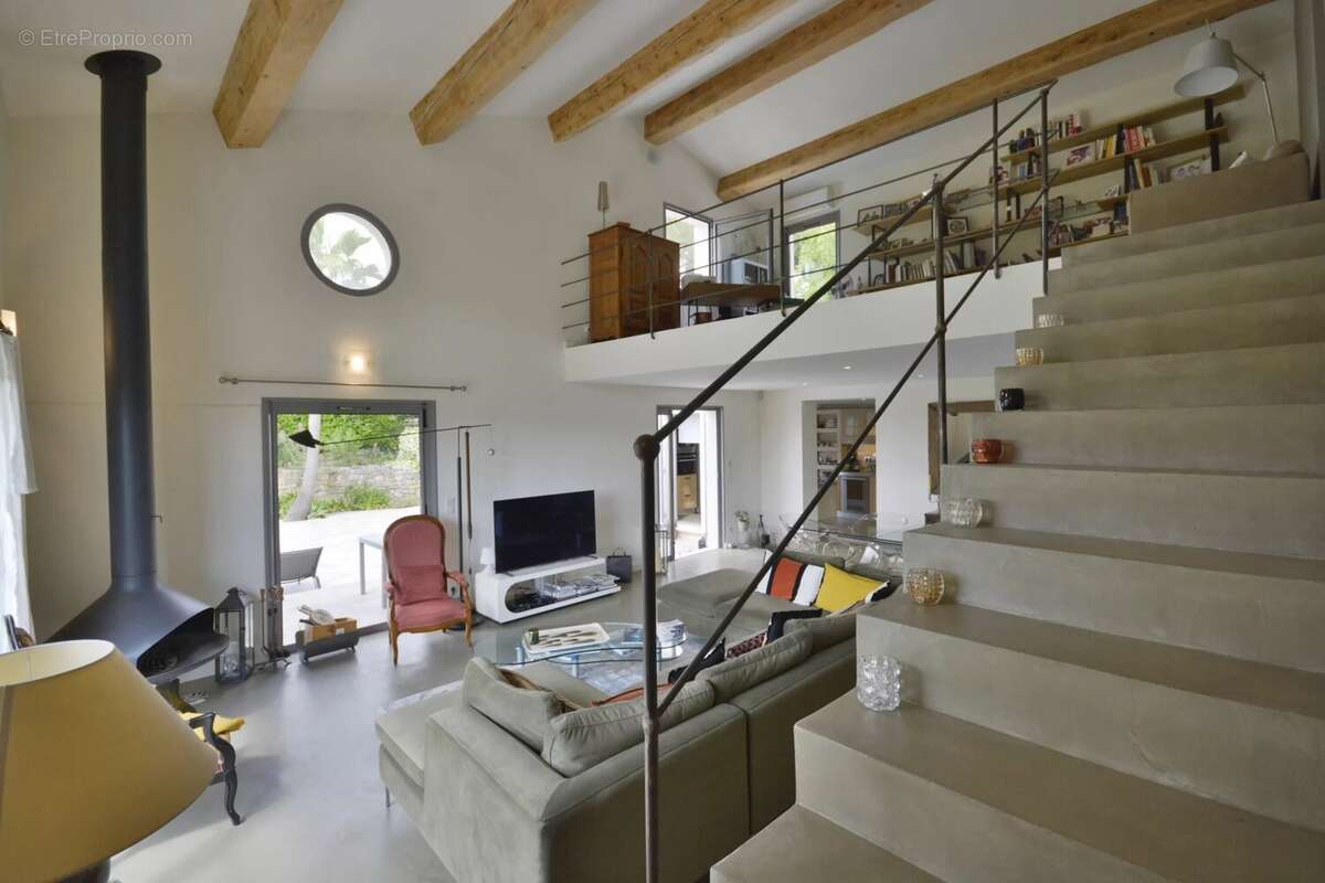 Maison à VALBONNE