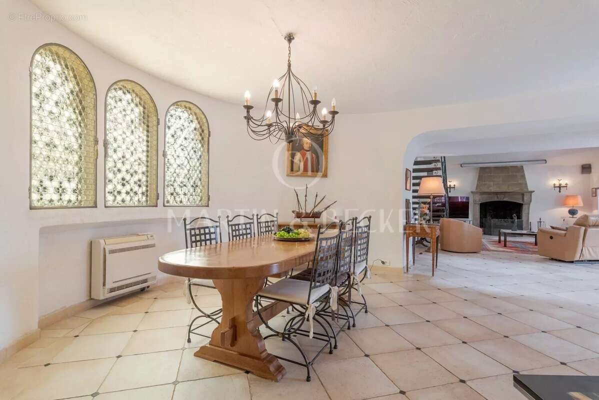 Maison à MOUGINS