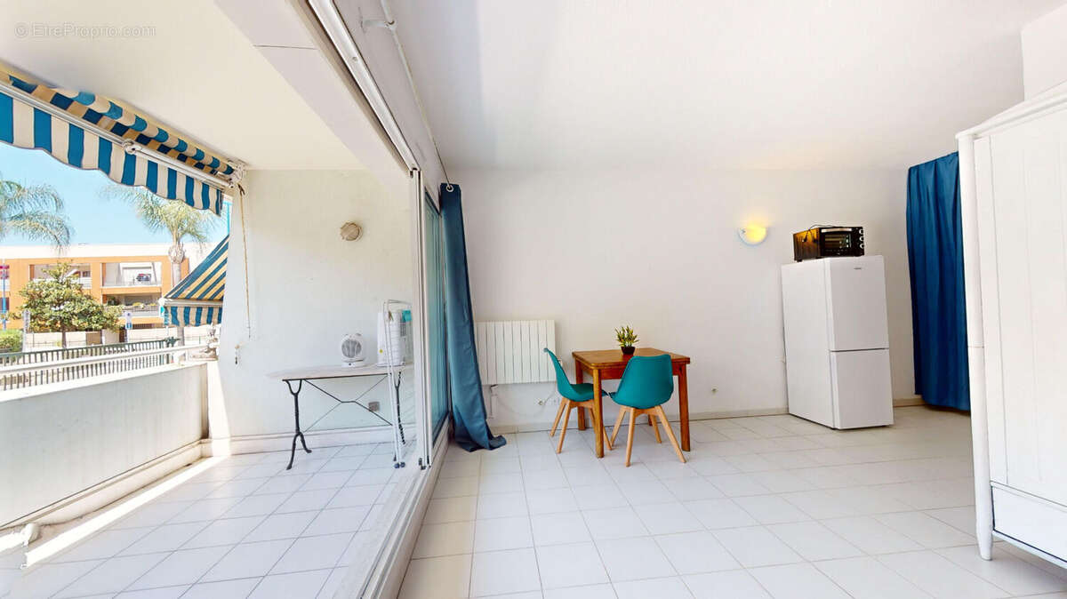 Appartement à VILLENEUVE-LOUBET