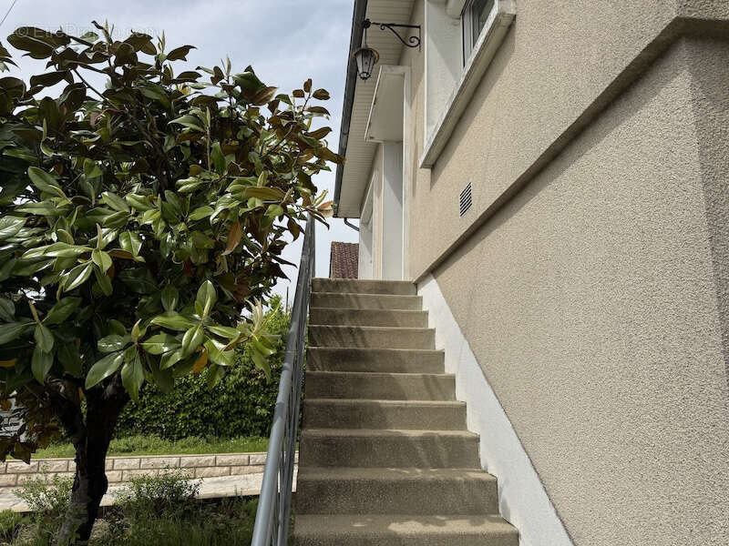 Maison à BARBEZIEUX-SAINT-HILAIRE