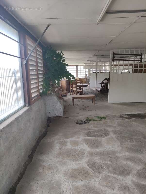 Local professionnel / commercial d’environ 160 m² de plain-pied, - photo 3